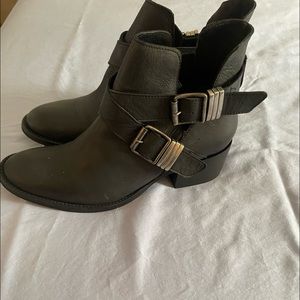 Ankle boots